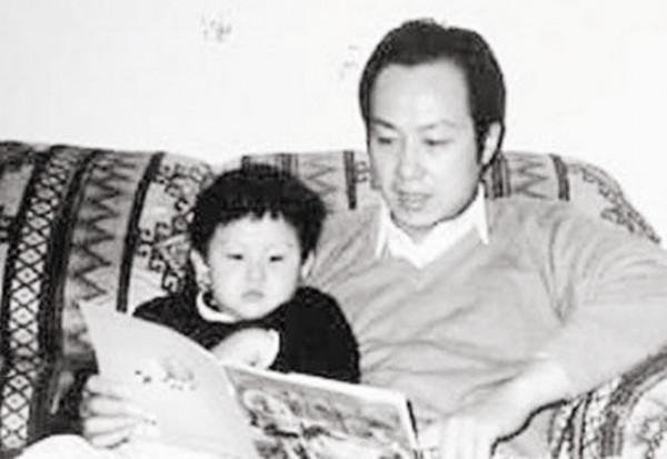 羅京去世12年，妻子曾哭到暈厥，兒子已長大成人