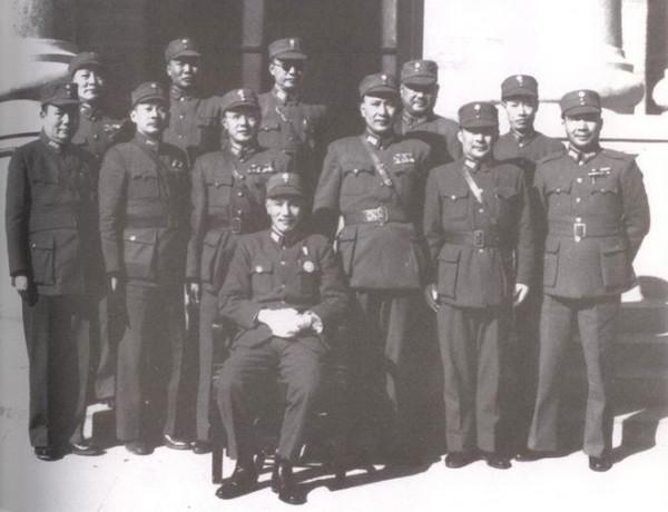 有兵力沒能力？白崇禧評價蔣介石的軍事能力：就是一個步兵排長