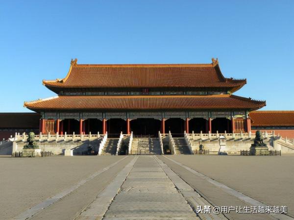 北京故宮是世界上現存規模最大、儲存最完整的木質結構古建築之一