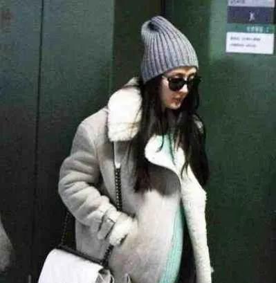 女明星產後火速復出,身材似少女,卻被內涵孩子是利用高科技生的 女明星產後火速復出,身材似少女,卻被內涵孩子是利用高科技生的