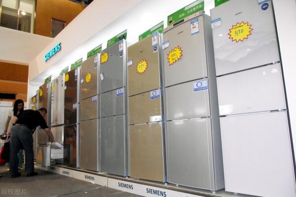 我家新買了風冷冰箱：和直冷冰箱對比，有兩處更好，但有三處不足