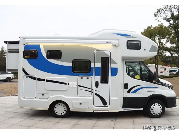 戴德E途房車來了!真正水電高配,一家5口玩不充電也能踏實用7天 戴德E途房車來了!真正水電高配,一家5口玩不充電也能踏實用7天