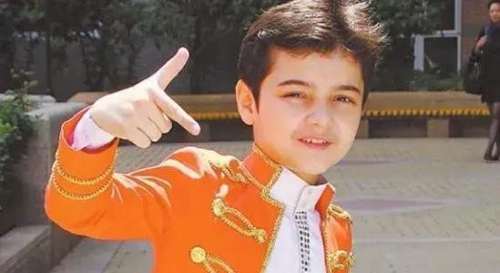 侯高俊傑：9歲搭檔周杰倫上春晚，為成名父母賣房，他現狀如何？