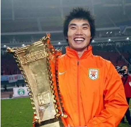 山東泰山隊史上10大球星拿第一冠，鄭智次年如願，蒿俊閔11年無冠