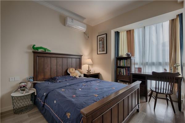 135㎡美式輕奢三居室，時尚又有品味