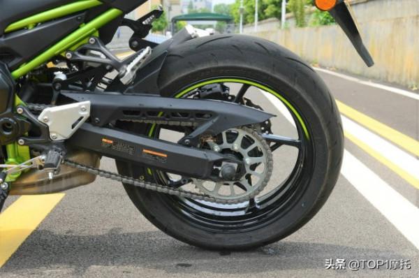 不只是價效比高 準公升級四缸街車 川崎Z900簡單試駕 不只是價效比高 準公升級四缸街車 川崎Z900簡單試駕