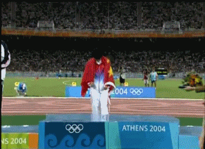 奧運冠軍楊倩全運會摘銅，網友：“西海岸”玩多了吧？