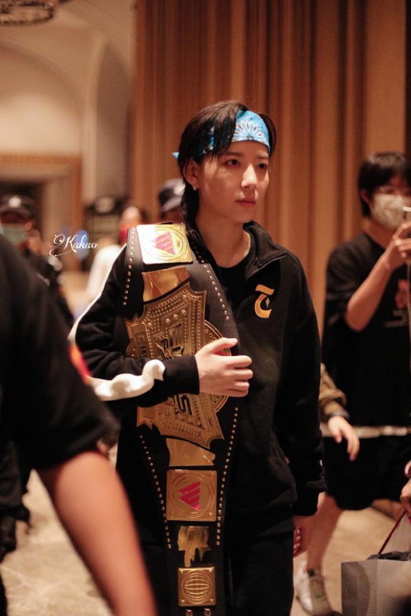 李斯丹妮的“金腰帶”，你不知道她有多生猛