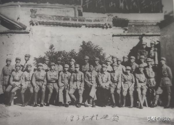 毛澤東被錯認為民兵,一連扛了幾天槍,他是如何幽默化解困境的? 毛澤東被錯認為民兵,一連扛了幾天槍,他是如何幽默化解困境的?