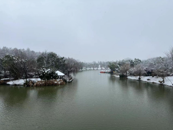 探秘冰雪秘境，我在悅兮半島等你