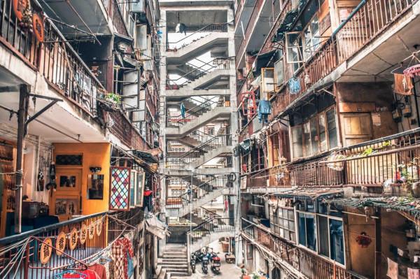 成都超“奇葩”的一棟樓，以前是職工宿舍，如今卻成熱門網紅景點