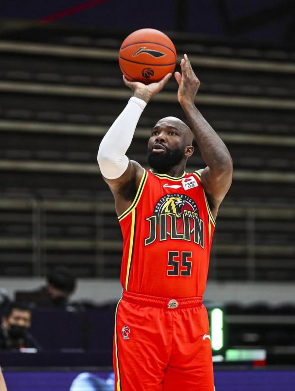 CBA最強攻防大戰，廣廈隊將利用防守大勝吉林隊，瓊斯恐無力救主