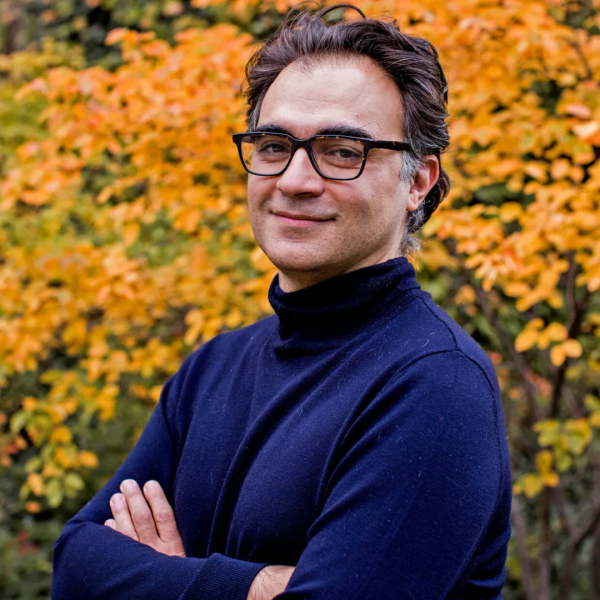 在不遵守牛頓第三定律的系統中,芝大學者發現奇異點與相變的聯絡 在不遵守牛頓第三定律的系統中,芝大學者發現奇異點與相變的聯絡