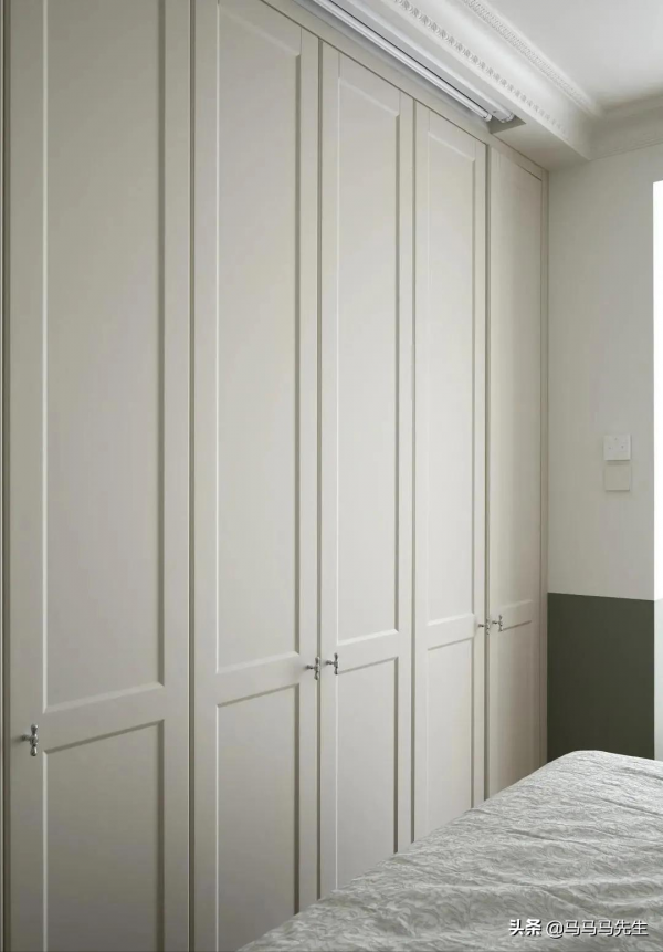 南洋新古典 | 穿越民國劇場品質宅，83㎡老破舊變身「復古生活館」