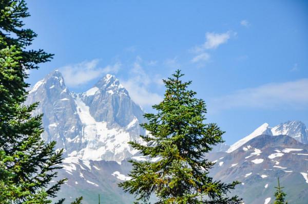 夏天住在滑雪場是一種什麼體驗？腦子有坑？還好我看到了絕美風景