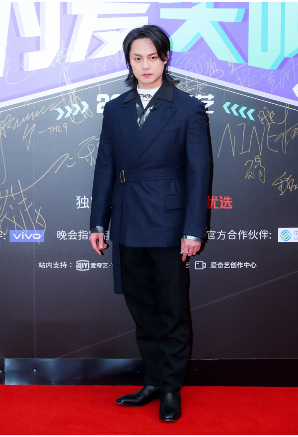 2021辣眼明星 &vert; 愛馬仕哭了，花多少錢才能讓吳宣儀不揹我們的包？