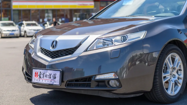 誰說我是雅閣王?超稀有3.5L自吸V6謳歌TL 誰說我是雅閣王?超稀有3.5L自吸V6謳歌TL