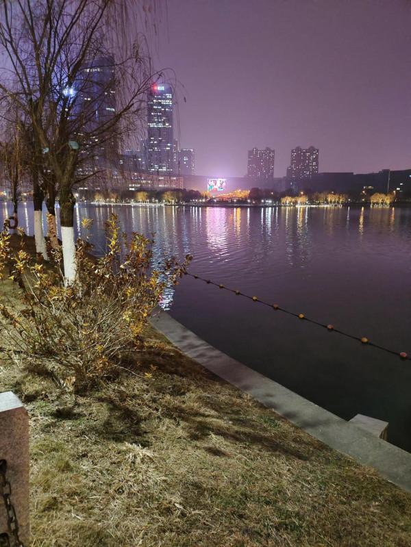 今天剛拿到的iqooneo5s給大家分享