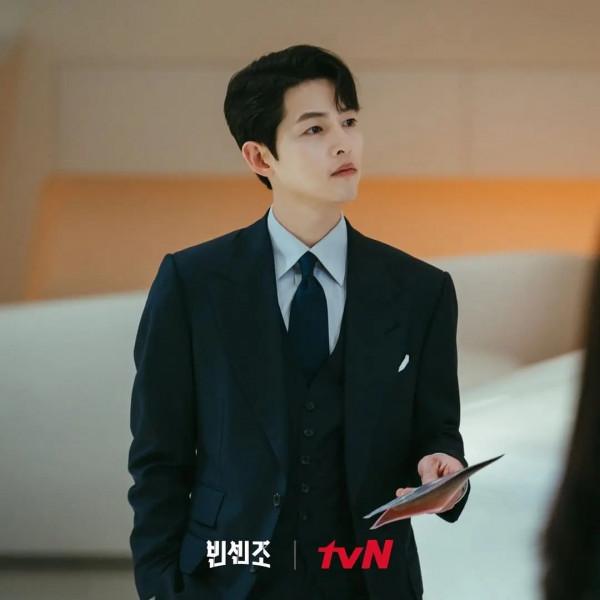 值得通宵去刷，2021年網飛Netflix十大熱劇推薦，建議收藏