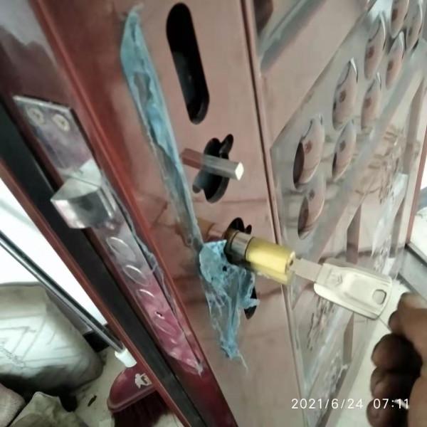 銷售商說正宗的c級鎖芯，鑰匙配不了，這是真的嗎？