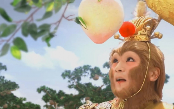 西遊記裡孫悟空吃蟠桃咬一口扔掉,不是劇組有錢,而是另有隱情 西遊記裡孫悟空吃蟠桃咬一口扔掉,不是劇組有錢,而是另有隱情