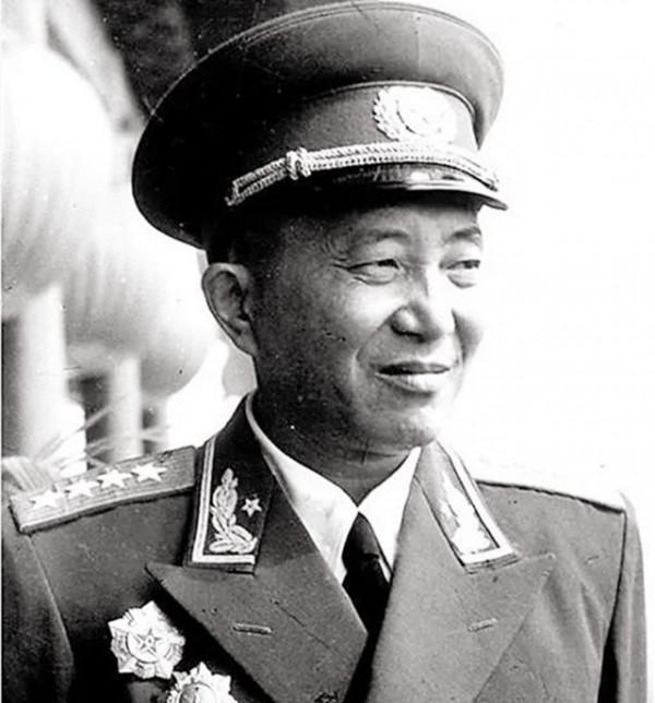 鐵道兵的歷任司令員都是誰，他們的任期各是多少，誰的任期最長？