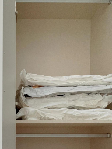 誰想出來的?用吸塵器收納衣櫃太絕了 誰想出來的?用吸塵器收納衣櫃太絕了