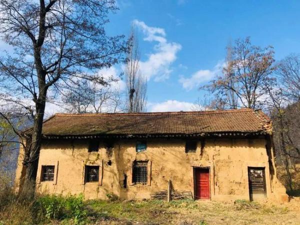 高山之上，秦嶺終南山有個原本熱鬧的空中村落，也許即將永遠消亡