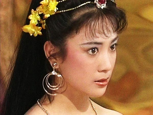 “蘇妲己”別硬演，有人成經典，有人被觀眾嘲笑：出了全肉裝