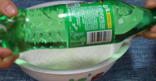 今天才知道，把雪碧和麵粉放一起，居然可以這麼好吃，意外了