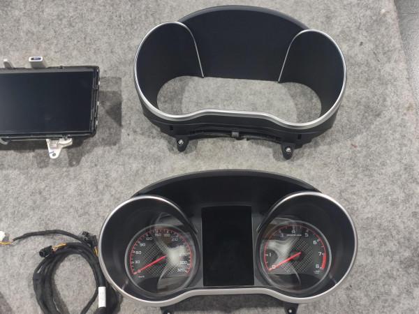 速戰速決!15款AMG C63升級新款液晶儀表屏、方向盤及Carplay等 速戰速決!15款AMG C63升級新款液晶儀表屏、方向盤及Carplay等