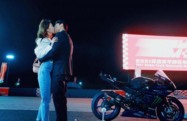 《不會戀愛的我們》:金晨王子異姐弟戀也太好磕了吧