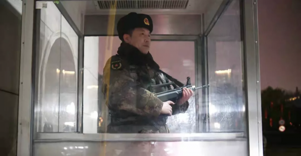 除夕，將軍站崗