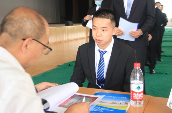 中鐵二十局開始招聘,每月最高可領3000元補助,還有望分配到住房 中鐵二十局開始招聘,每月最高可領3000元補助,還有望分配到住房