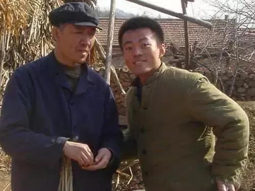 “渣男”羅永澤,變身韓家四弟韓愛松,《我和我的三個姐姐》熱播 “渣男”羅永澤,變身韓家四弟韓愛松,《我和我的三個姐姐》熱播