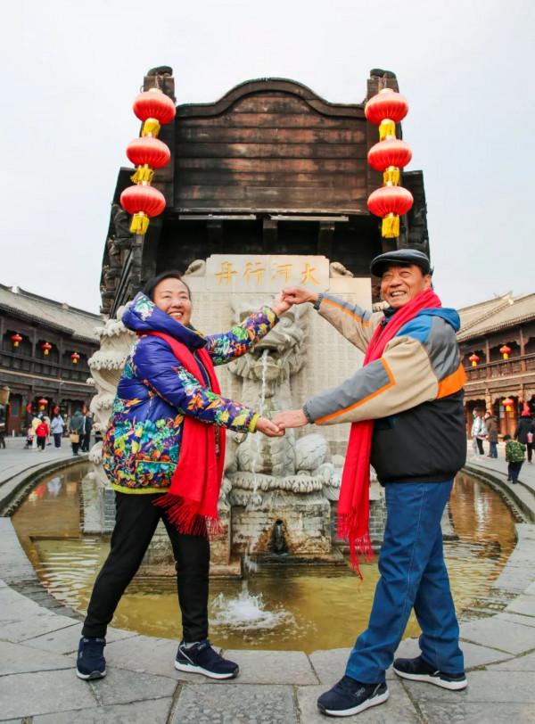 大年初五 臺兒莊古城迎最美笑臉