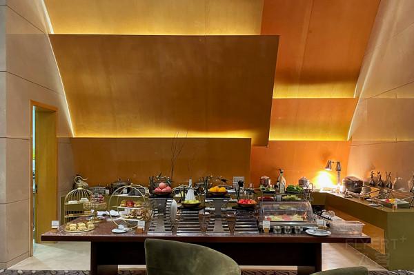 居停順遂，惺惺相“希”——記我與Hilton二〇二一