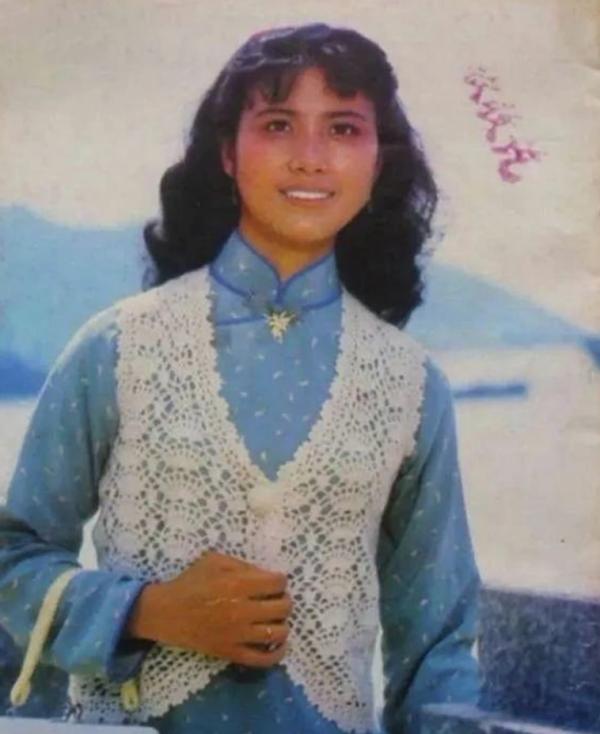 “棗花”吳玉華,一婚嫁汪俊,不願丁克離婚,二婚嫁畫家兒女雙全 “棗花”吳玉華,一婚嫁汪俊,不願丁克離婚,二婚嫁畫家兒女雙全