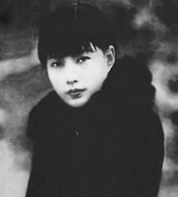 杜月笙去世只給孟小冬留2萬元,孟獨自在香港活26年,靠什麼謀生 杜月笙去世只給孟小冬留2萬元,孟獨自在香港活26年,靠什麼謀生