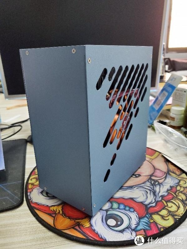 礦場大哥裝機效能小鋼炮！行動式小主機 5700G裝機分享