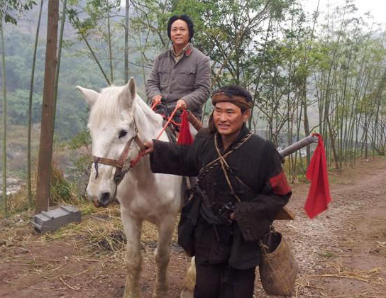 紅軍團長下鄉務農8年,直到主席派人將其接走,村民才知真面目 紅軍團長下鄉務農8年,直到主席派人將其接走,村民才知真面目