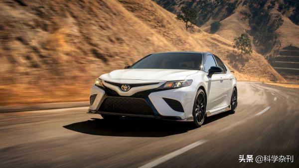 外觀多樣,智慧互聯,經濟又省油,全新凱美瑞真是會抓年輕人的心 外觀多樣,智慧互聯,經濟又省油,全新凱美瑞真是會抓年輕人的心