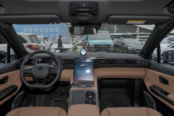 理想好還是蔚來好?兩車對比後,老司機:一個賭未來,一個看當下 理想好還是蔚來好?兩車對比後,老司機:一個賭未來,一個看當下