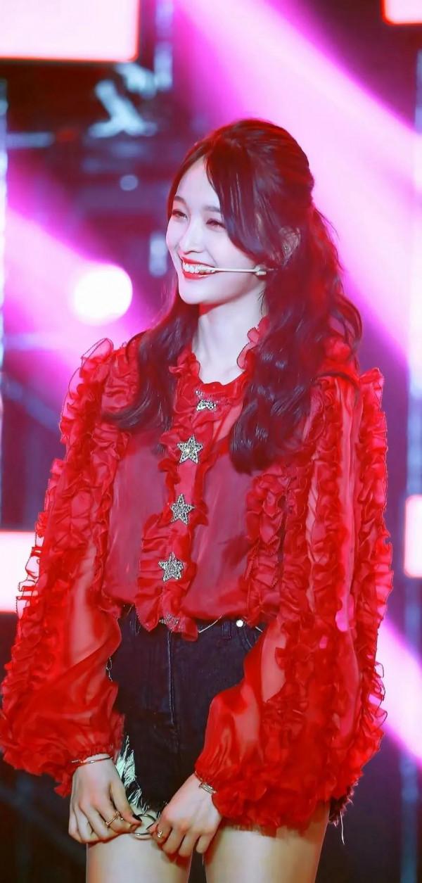 有喜歡吳宣儀的嗎？長相甜美可人，處處散發著迷人的青春氣息