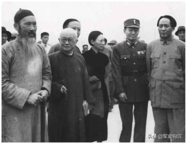 林聶凌晨1點發萬急電報，周恩來直接送毛主席，主席看後良久不語