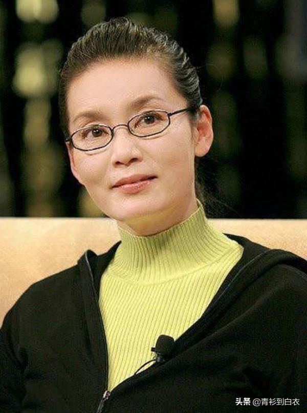 80年代的“五朵金花”,三人離婚再嫁幸福至今,兩人單身30餘年 80年代的“五朵金花”,三人離婚再嫁幸福至今,兩人單身30餘年