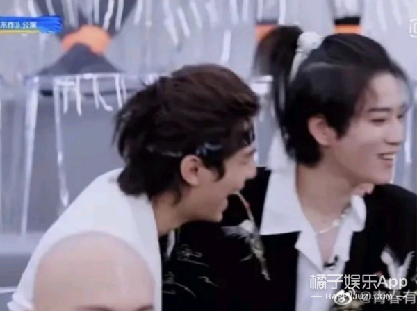 朱正廷年紀輕輕就脫髮？鹿晗頂著籃球聊天，毛不易或許會隱身？