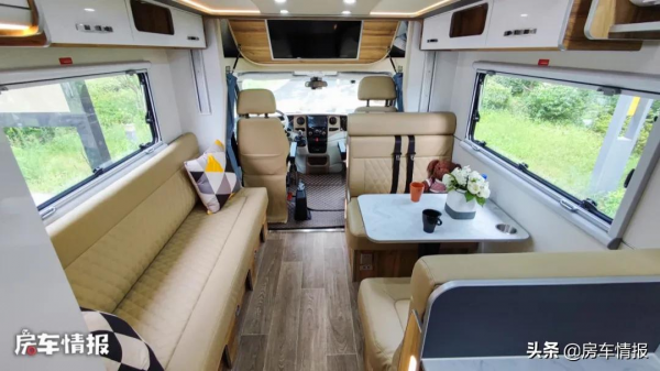 全鋁車身房車來了,小頂造型透過性好,比競品多一張床能住更多人 全鋁車身房車來了,小頂造型透過性好,比競品多一張床能住更多人