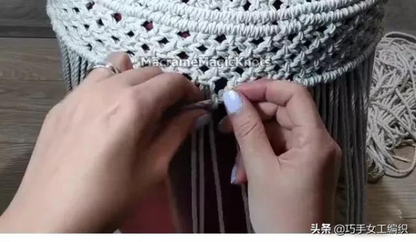 舊凳子不要扔，一團繩子就改造起來，家裡都美翻了