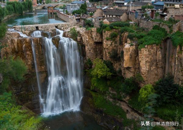 中國最美的懸崖村：房屋建在瀑布旁，美得像是P圖，避暑絕佳